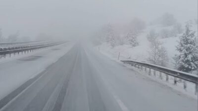 Zonguldak-Devrek yolunda kar yağışı başladı. Zonguldak’ta bir kaç dün devam