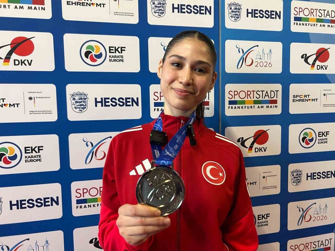 Almanya’nın Frankfurt kentinde düzenlenen Büyükler Avrupa Karate Şampiyonası’nı kadın kumite