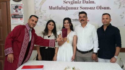 Mersin’in Tarsus ilçesinde, hayatlarını unutulmaz bir tarihte birleştirmek isteyen çiftler