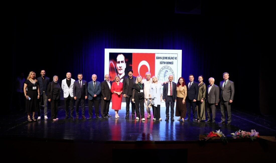 Dünya Çevre Bilinci Derneği’nin düzenlediği “2. Yüzyıl Cumhuriyet Ödülleri” töreni,