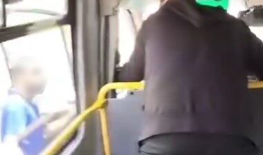 Bursa’nın Yıldırım ilçesinde minibüs ücretini 5 TL eksik ödediği iddia