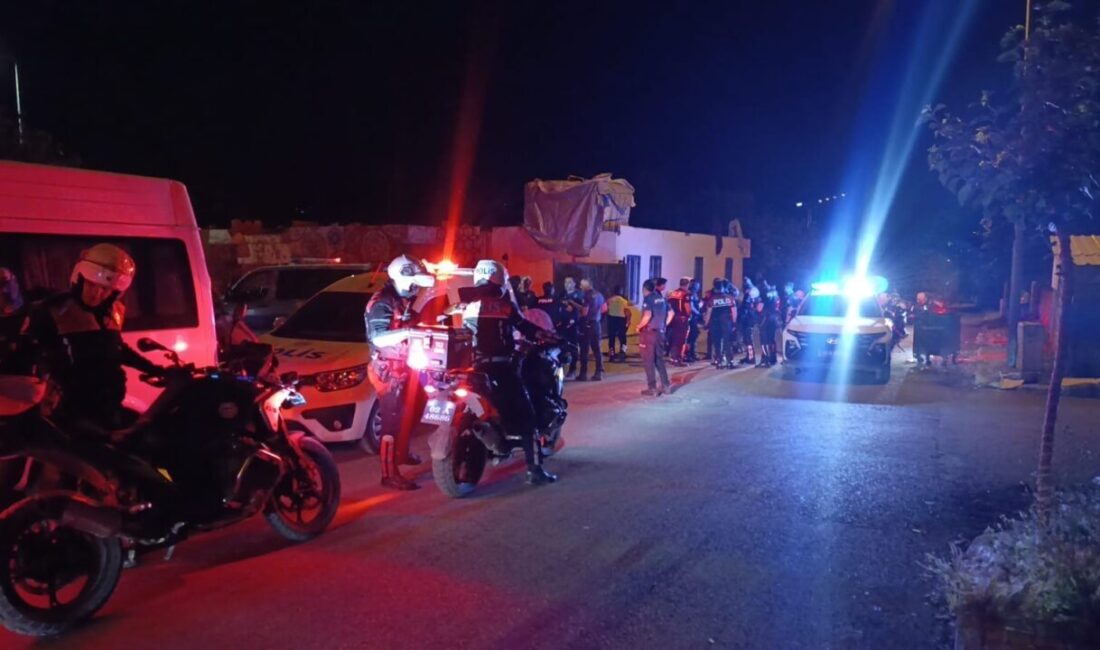 Adıyaman’da iki grup arasında çıkan bıçaklı kavgada 1 kişi yaralandı.
