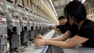 Ağrı’nın Doğubayazıt ilçesindeki Tekstilkent’te faaliyet gösteren perde fabrikası, ürettiği perdeleri