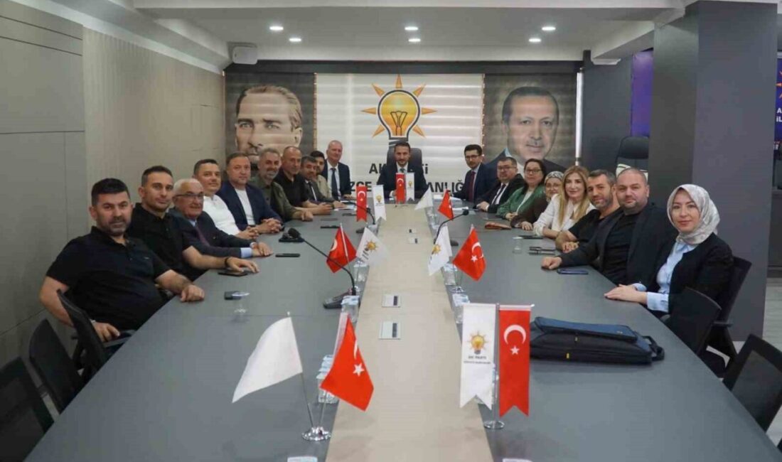 AK Parti Düzce Belediye Meclis grubu haziran ayı toplantısını gerçekleştirdi.