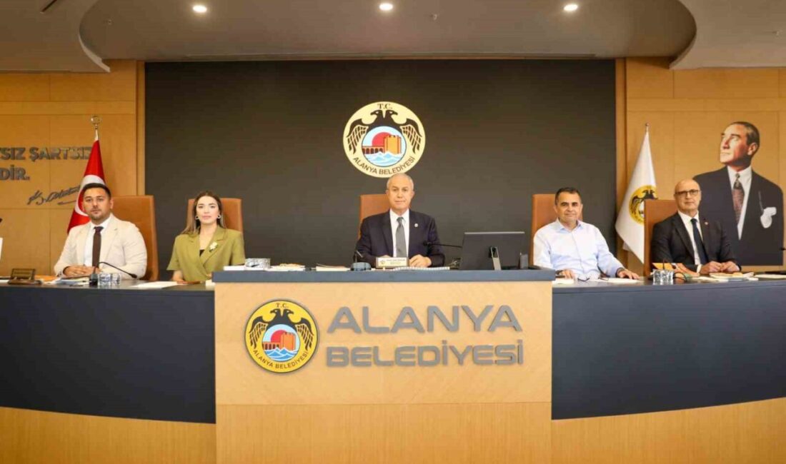 Alanya Belediyesi Haziran Ayı Olağan Meclis Toplantısı’nda konuşan Belediye Başkanı
