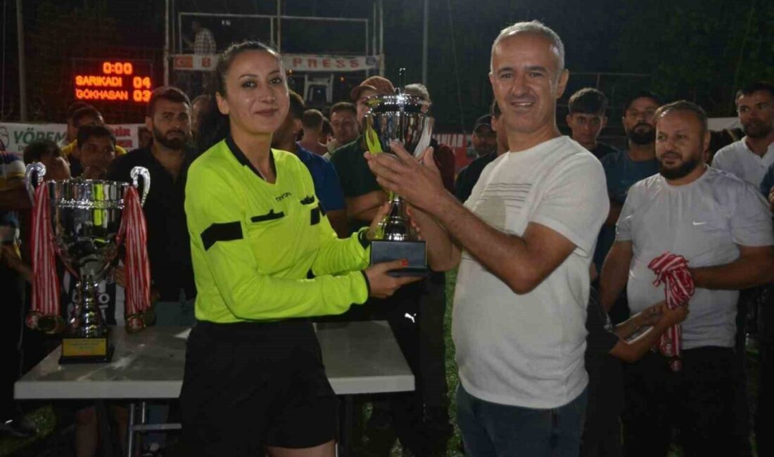 Zonguldak’ın Alaplı ilçesine bağlı Çatak Köyü’nde geleneksel olarak düzenlenen Kurban