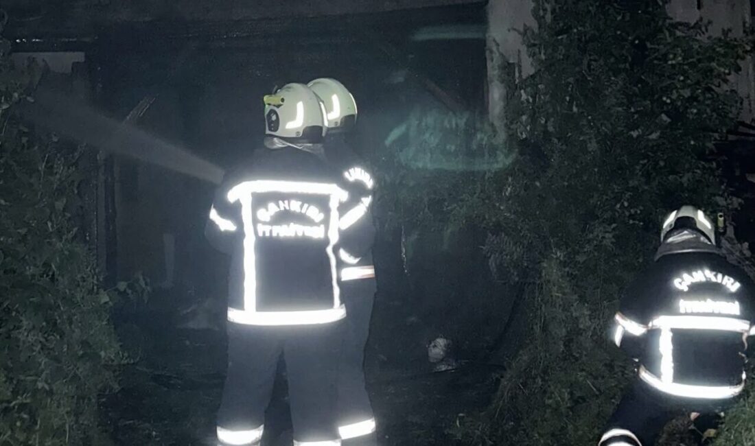 Çankırı’da alevlere teslim olan ev kullanılamaz hale geldi. Olay, Merkez