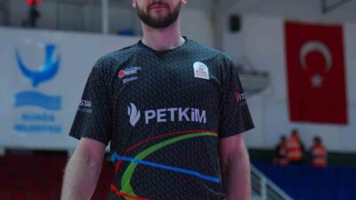 Aliağa Petkimspor, 30 yaşındaki Litvanyalı pivot Martynas Sajus ile yeniden