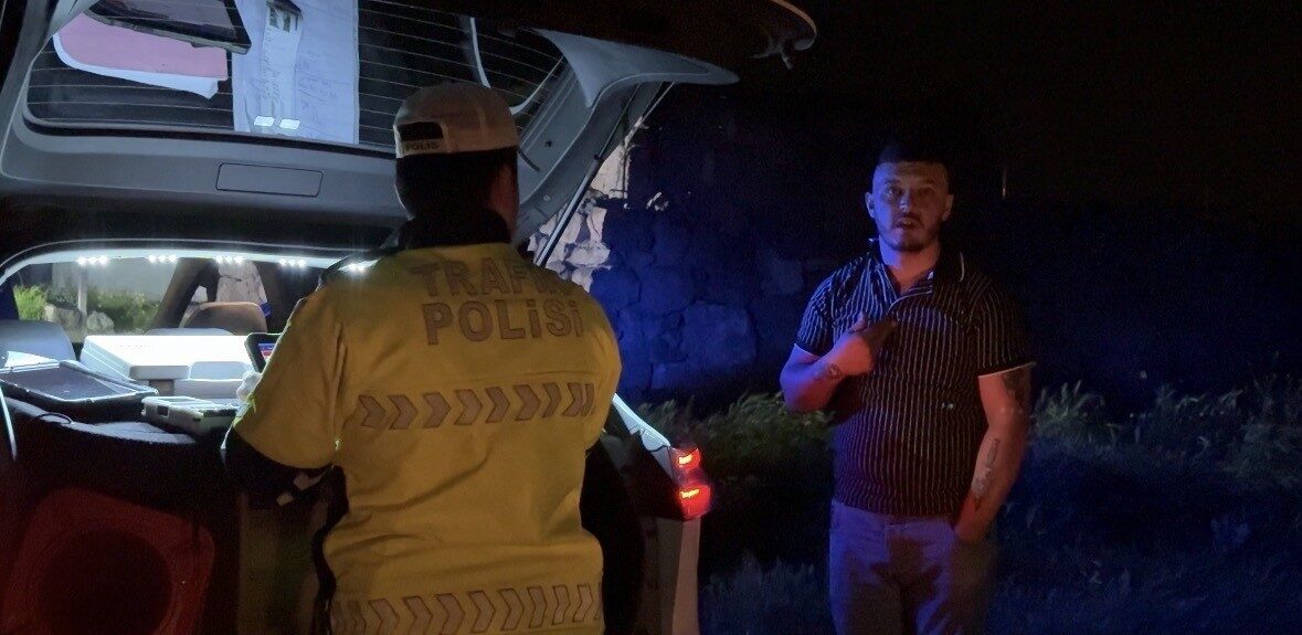 Kayseri’nin Kocasinan ilçesinde metruk haldeki müstakil ikamette çıkan yangını merak