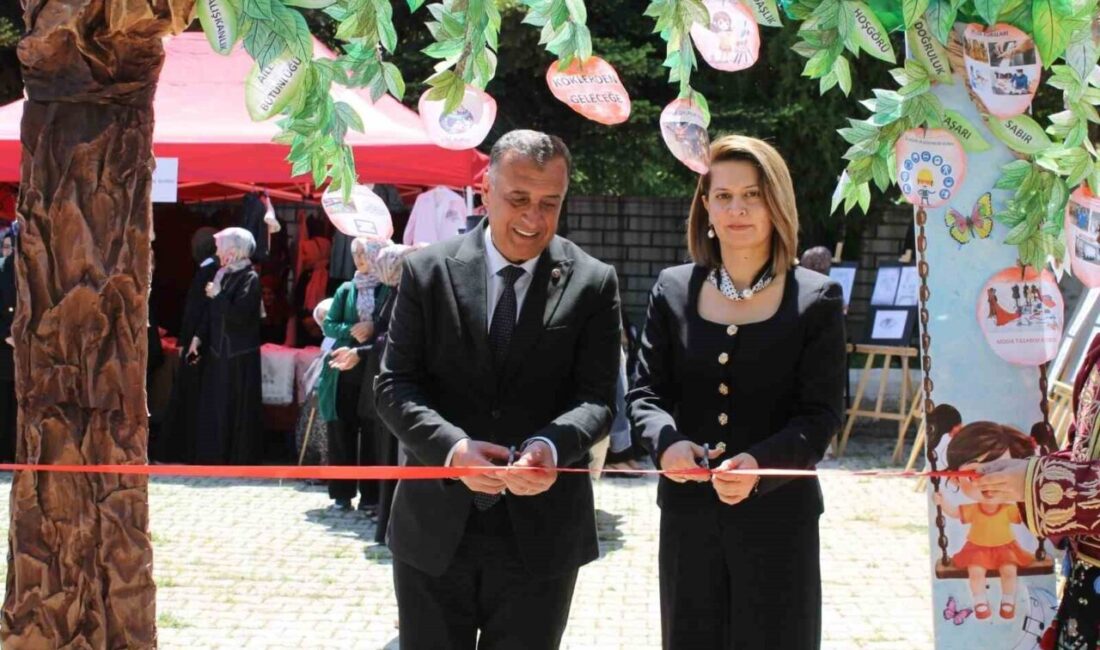 Kütahya’nın Altıntaş ilçesinde, Hayat Boyu Öğrenme Haftası kapsamında Altıntaş Halk