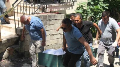 Antalya’nın Serik ilçesinde 41 yaşındaki bir kişi evinin bahçesinde o