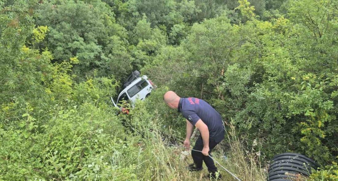 Balıkesir’in Susurluk ilçesinde meydana gelen tek taraflı trafik kazasında araçta