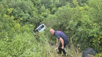 Balıkesir’in Susurluk ilçesinde meydana gelen tek taraflı trafik kazasında araçta