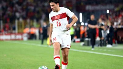 A Milli Futbol Takımı’nda kaleci Muhammed Şengezer ile Aral Şimşir,