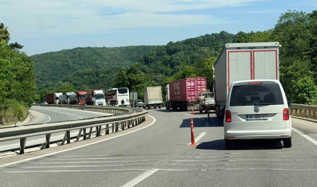 Yalova-Bursa karayolunda devam eden asfalt çalışmaları sebebiyle tek şeritten sağlanan