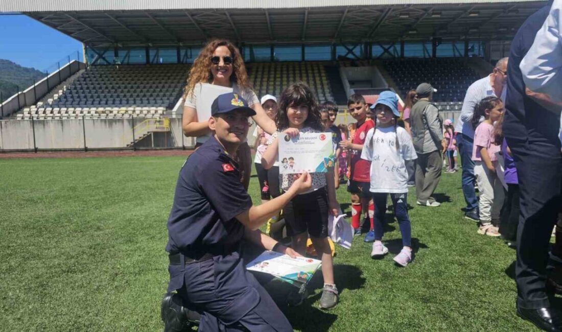 Artvin’in Arhavi ilçesinde düzenlenen 14. Grassroots Herkes İçin Futbol Şenliği’nde