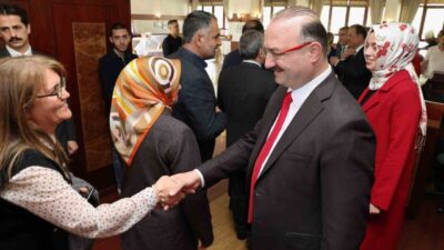 Kurban Bayramının manevi atmosferi, Atatürk Üniversitesinde düzenlenen geleneksel bayramlaşma programıyla