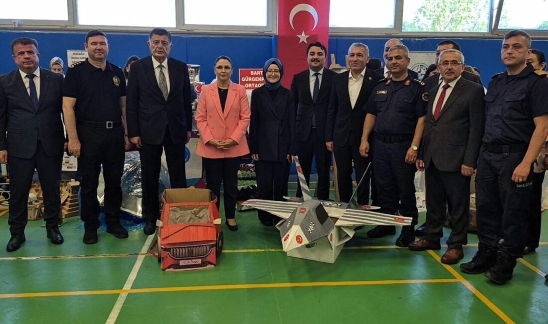 Bartın’da Çevre Haftası nedeniyle ’Dünya Bize Emanet teması ile düzenlenen