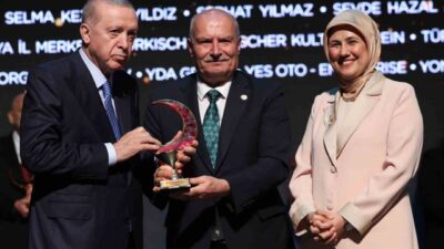Ankara Ticaret Odası’na (ATO) Türk Kızılay tarafından ‘Yılın Kamu Kurumu