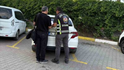 Avcılar’da aralarında yol verme meselesi nedeniyle kavga çıkan iki sürücüye,