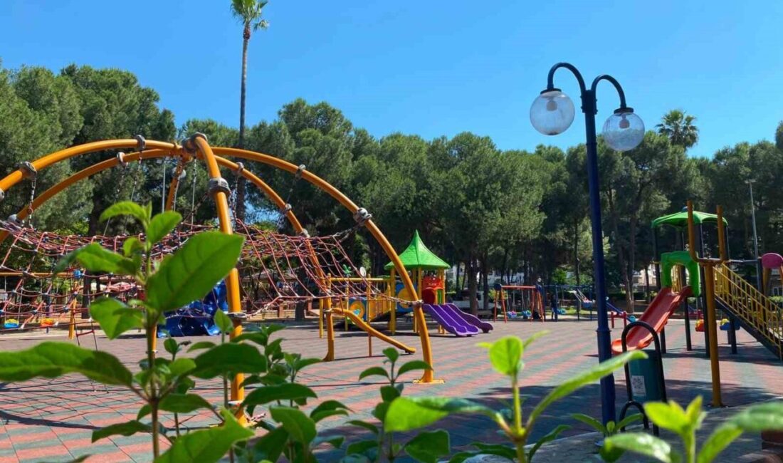 Aydın Büyükşehir Belediyesi Park ve Bahçeler Dairesi Başkanlığı ekipleri tarafından