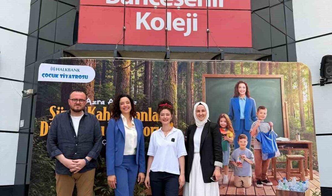 Oyuncu ve Manken Azra, Çocuk Tiyatrosu’nun başrolünde yer alarak çocuklara