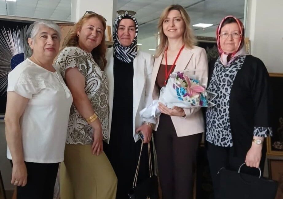 Burhaniye ilçesinde, Halk Eğitim Merkezinin Bahçelievler Mahallesi muhtarlık binasında açılan