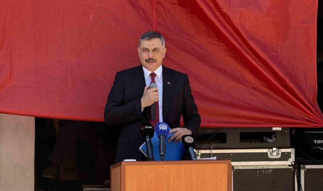 İçişleri Bakanı Mustafa Çiftçi, Tokat’ın Reşadiye ilçesinde vatandaşlarla bir araya