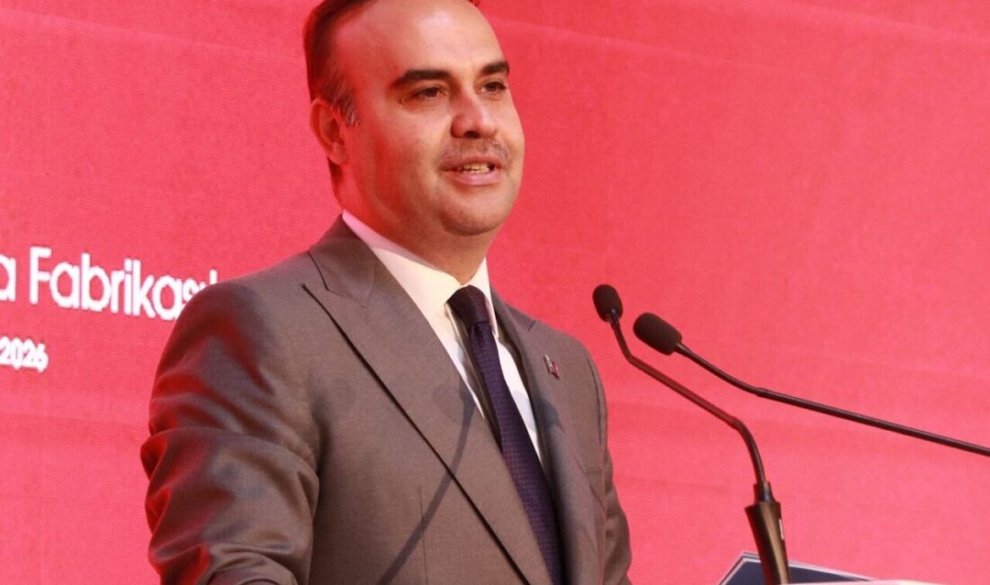 Gaziantep’te çikolata fabrikası açılışına katılan Sanayi ve Teknoloji Bakanı Mehmet