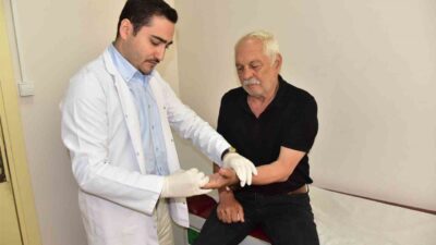Balıkesir Üniversitesi (BAÜN) Hastanesinde 70 yaşındaki hastanın motorlu testere kazasında