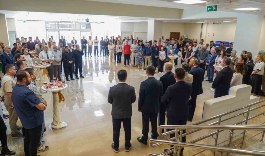 Bartın Üniversitesi (BARÜ) ailesi Kurban Bayramı dolayısıyla düzenlenen programda bir
