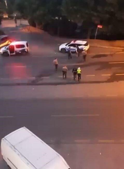Başakşehir’de gece saatlerinde motosiklet ile dükkan kurşunlayan 2 şüpheli suçüstü