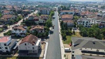 Başiskele Seymen Mahallesi’nde sıcak asfalt ve kaldırım yenileme çalışmaları tamamlandı,