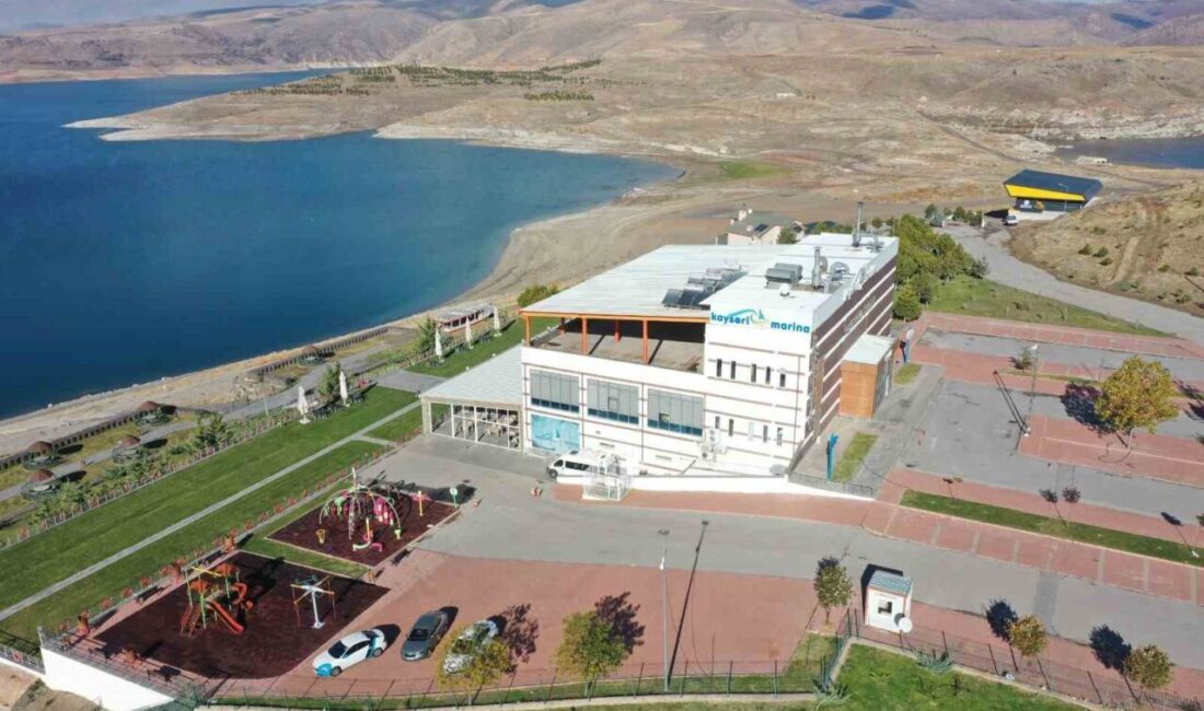 Kocasinan Belediyesi’nin hayata geçirdiği ve maviyle yeşilin buluştuğu Kuşçu Marina,