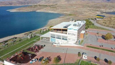 Kocasinan Belediyesi’nin hayata geçirdiği ve maviyle yeşilin buluştuğu Kuşçu Marina,
