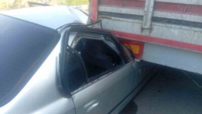 Ankara’nın Beypazarı ilçesinde park halindeki tıra arkadan çarpan otomobildeki 4