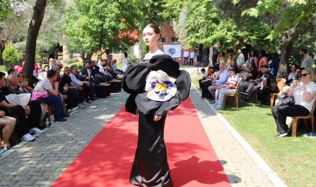 Ege Üniversitesi Bayındır Meslek Yüksekokulu’nun 2025-2026 eğitim öğretim yılı mezuniyet