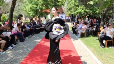 Ege Üniversitesi Bayındır Meslek Yüksekokulu’nun 2025-2026 eğitim öğretim yılı mezuniyet