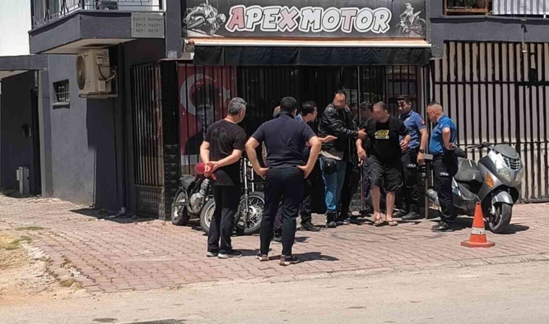 Antalya’da üzerine benzin döküp kendisini yakacağını söyleyerek elindeki bıçakla kendini