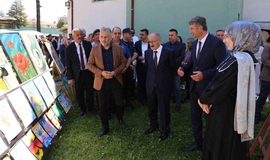 Konya’nın Beyşehir ve Hüyük ilçesinde Halk Eğitim Merkezi kursiyerleri tarafından