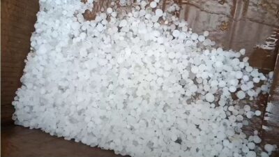 Bilecik’te etkili olan sağanak yağış ve dolu hayatı olumsuz yönde