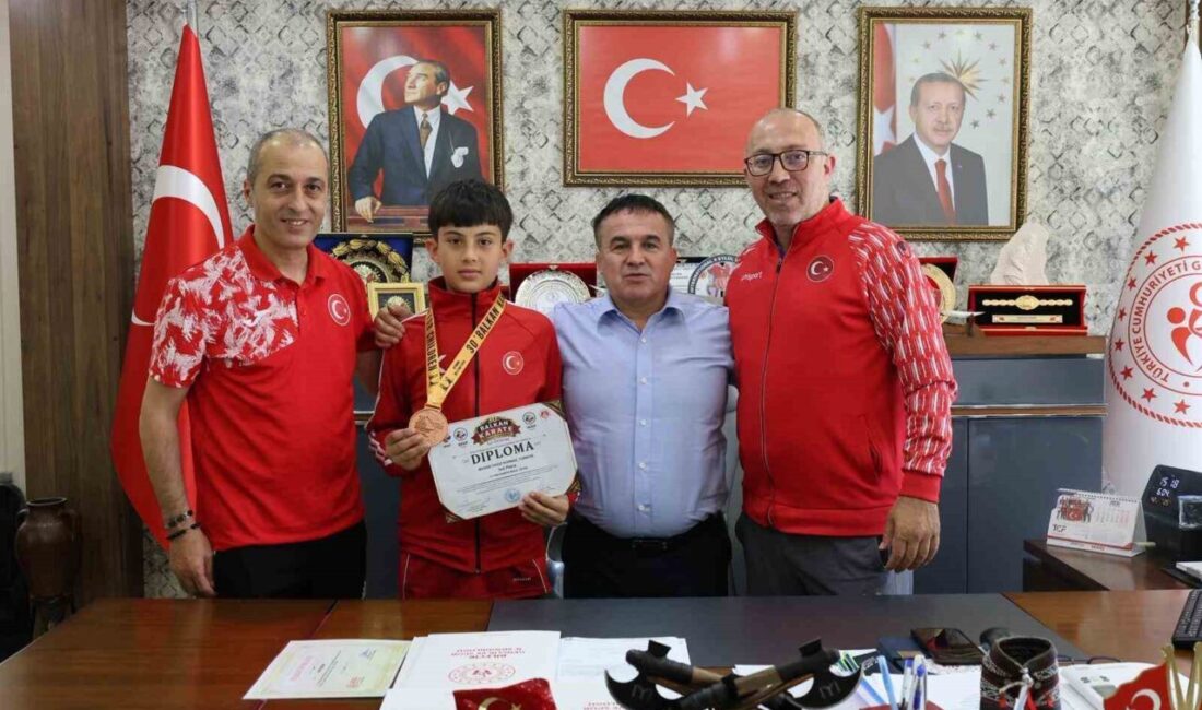 Bilecikli karate sporcusu Musab Yağız Kurnaz, Balkan üçüncüsü oldu. Balkan