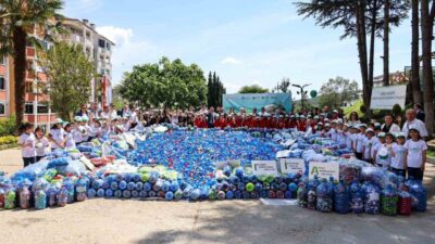 Bilecik’te ’Türkiye Çevre Haftası’ kapsamında 4 bin 469 kilo mavi