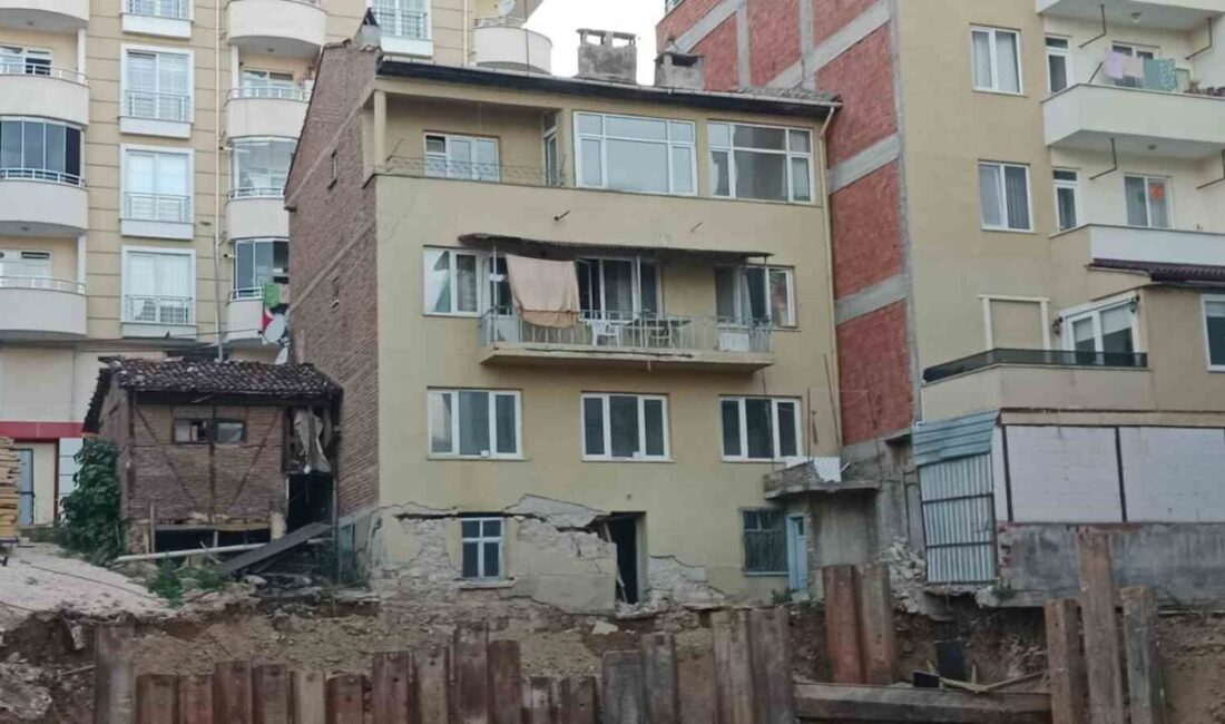 Bilecik’te bir inşaat çalışması için yürütülen temel kazısı esnasında yan