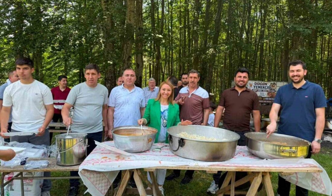 Bilecik’in Pazaryeri ilçesinde yağmur ve şükür duası yapıldı. Bilecik’in Pazaryeri