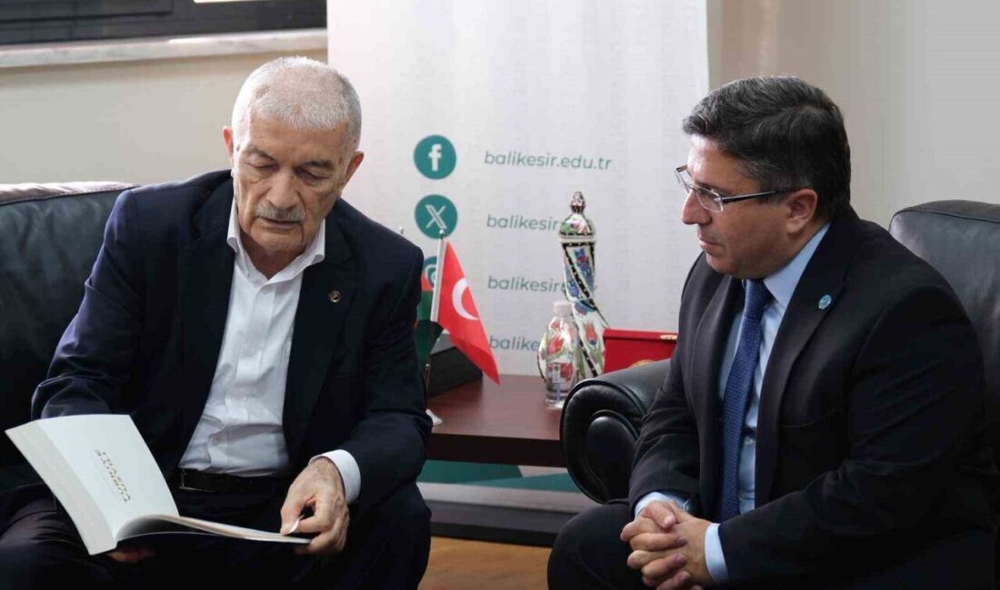 Birlik Vakfı yöneticileri ve temsilcilerinden oluşan heyet, Balıkesir Üniversitesi Rektörü