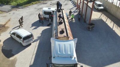 Bitlis Emniyet Müdürlüğünce yapılan çalışmalar kapsamında yakıt tankeri içinde 30
