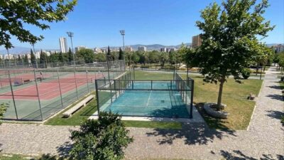 İzmir Büyükşehir Belediyesi, Bostanlı Sahili’nde padel sporu için iki yeni