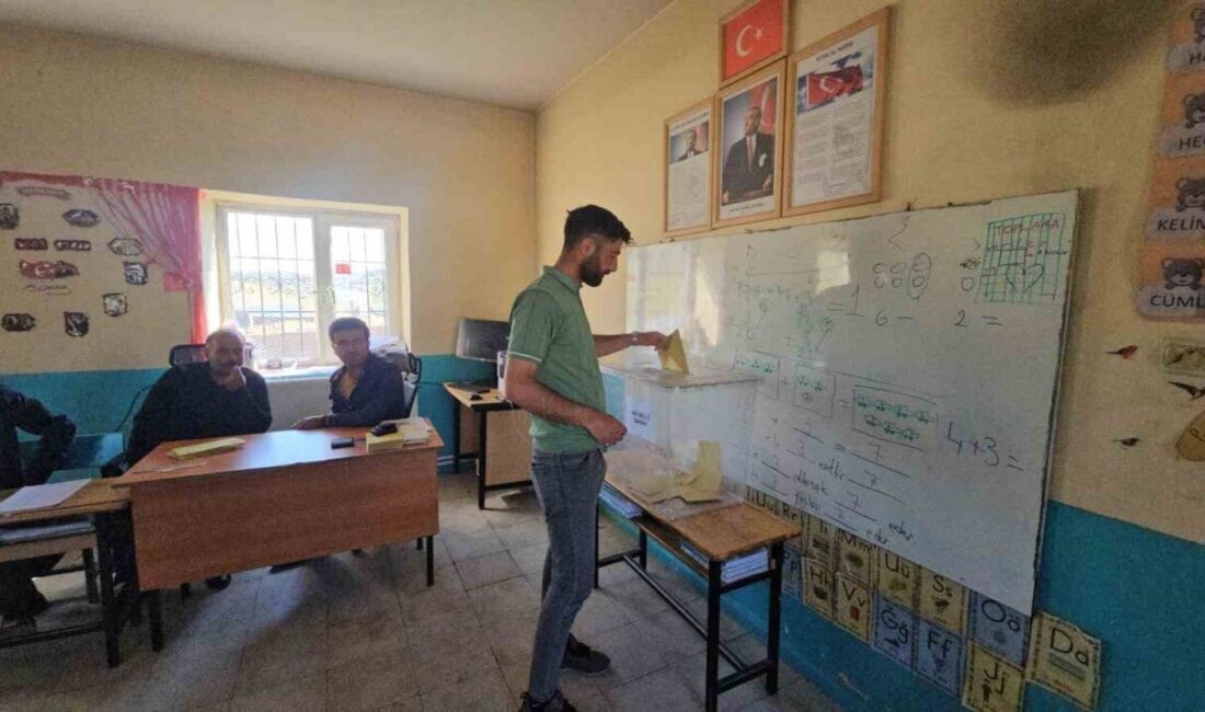 Bitlis’in Adilcevaz ilçesine bağlı Aydınlar beldesinin Budaklı Mahallesi’nde muhtarın istifa