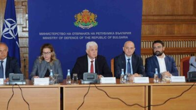 Bulgaristan Savunma Bakanı Dimitar Stoyanov, Bulgaristan’ın Ukrayna’ya silah tedarikini durdurma